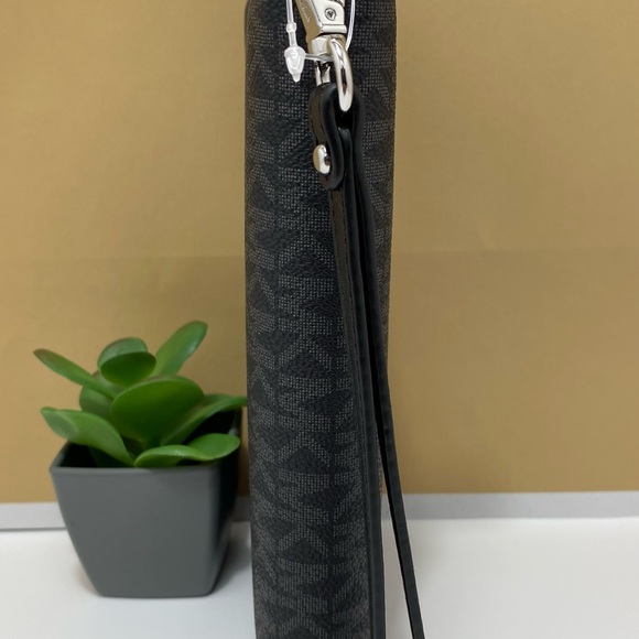 Michael kors wallet - Picture 10 of 12